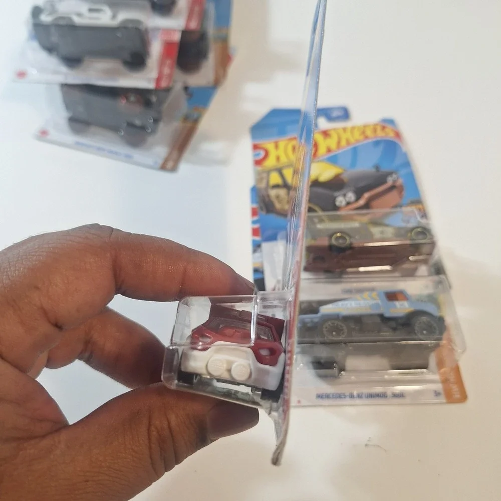 Hot Wheels Trucks 7 / Mercedes Unimog Blue Zamac Green/ Target Red Hummer Rescue